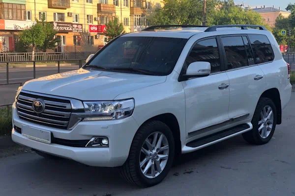 Займ под залог Toyota Land Cruiser 200 2015 года